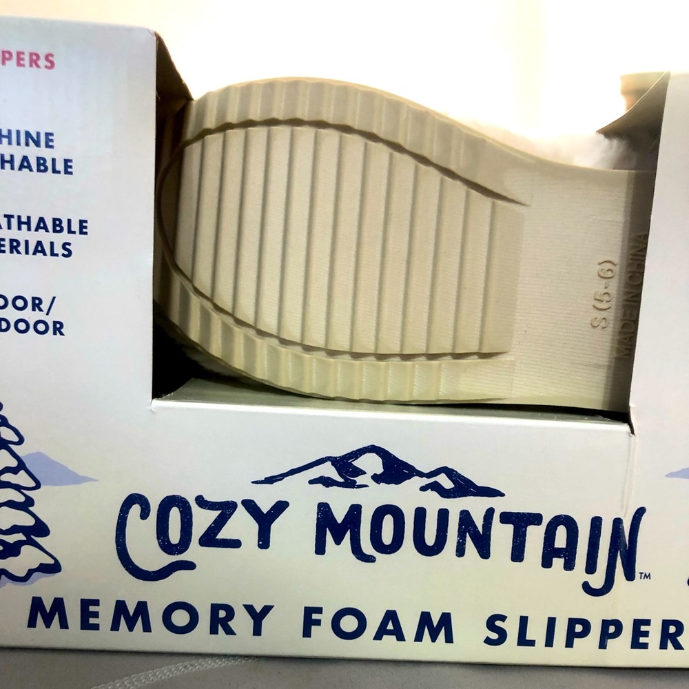 COZY MOUNTAIN MEMORY FOAM WOMEN’S SLIPPERS